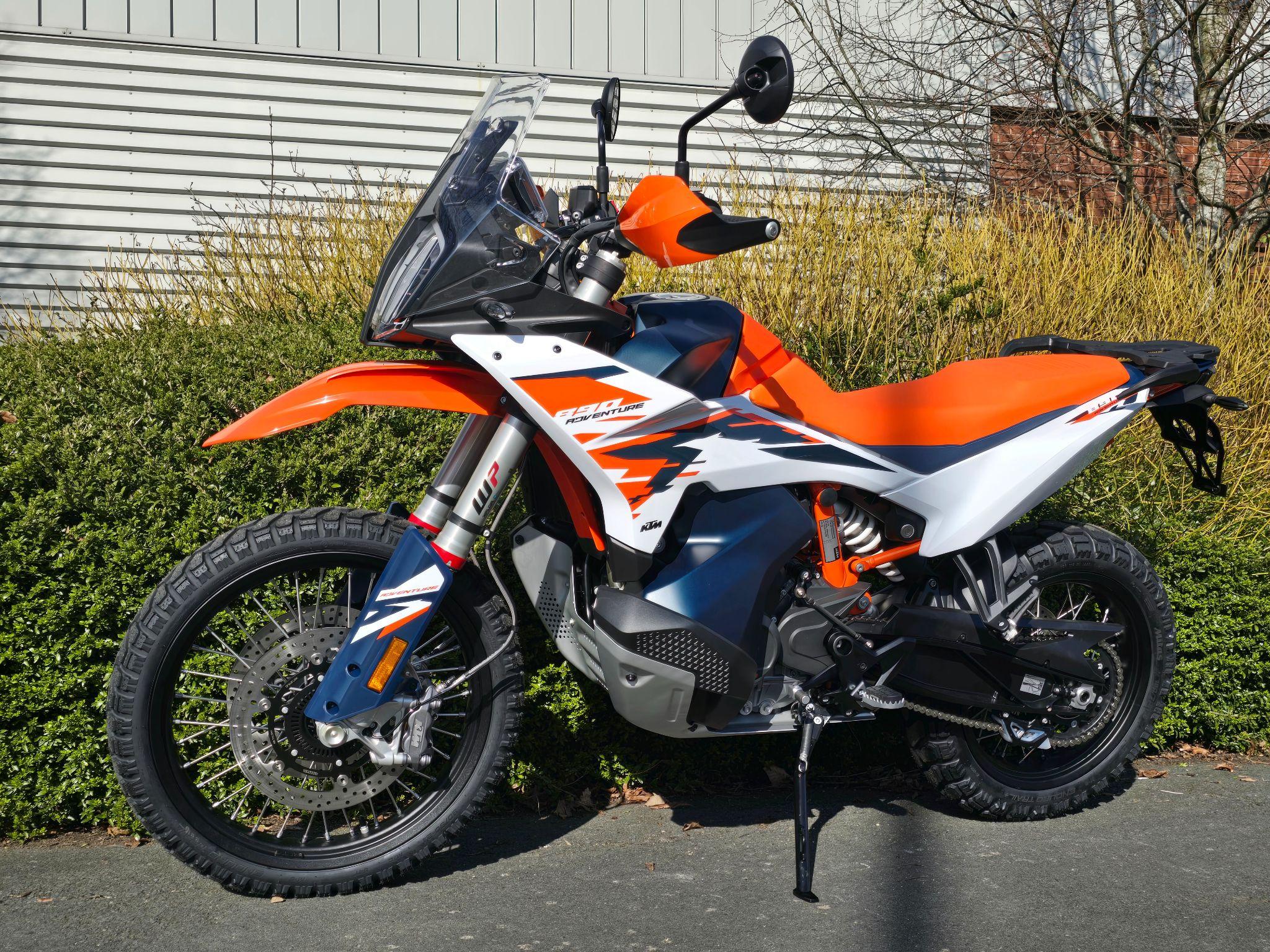 SOLD 2025 KTM 890 R Euro 5